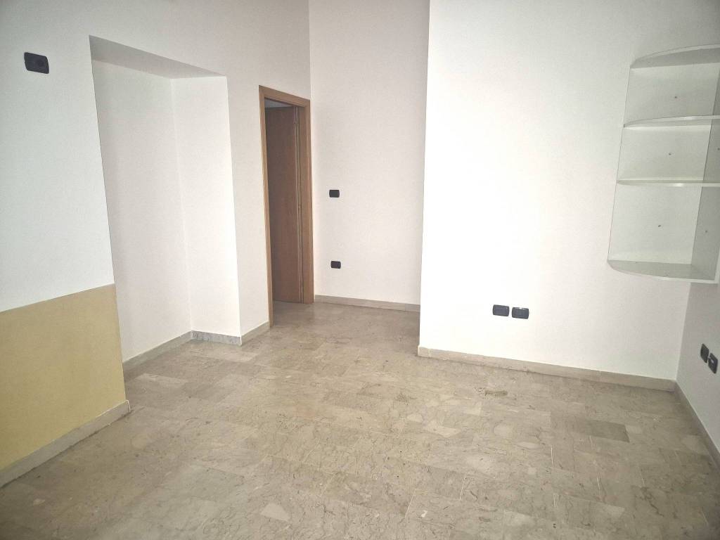 negozio in vendita a Catanzaro in zona Centro Città