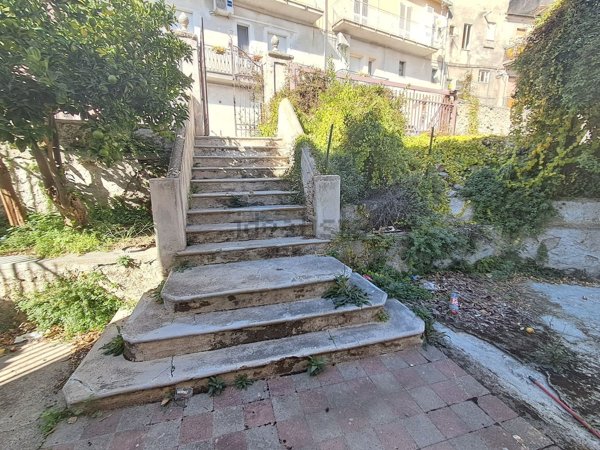 casa indipendente in vendita a Catanzaro in zona Gagliano