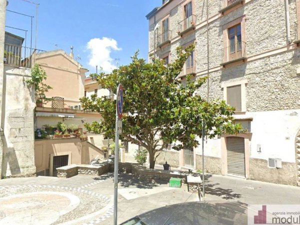 negozio in vendita a Catanzaro in zona Centro Città