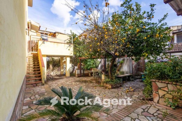 casa indipendente in vendita a Catanzaro in zona Santa Maria