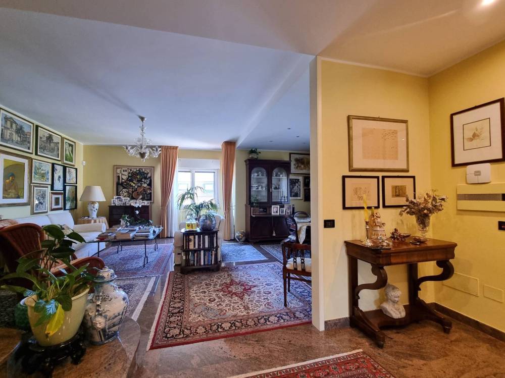 casa indipendente in vendita a Catanzaro in zona Centro Città