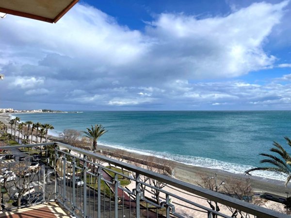 appartamento in vendita a Catanzaro in zona Catanzaro Lido