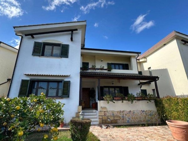 casa indipendente in vendita a Catanzaro in zona Sant'Elia