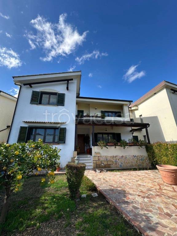 casa indipendente in vendita a Catanzaro in zona Cava / Cuculera Nobile