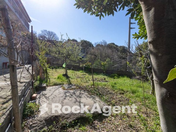 casa indipendente in vendita a Catanzaro in zona Sant'Elia