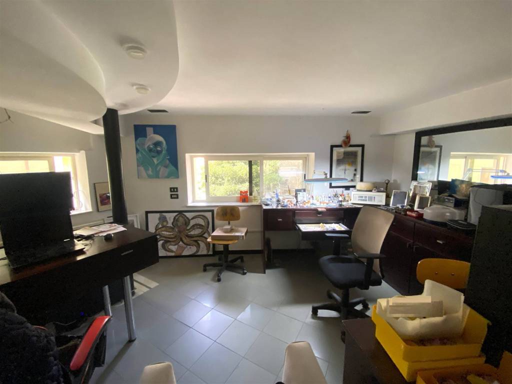 negozio in vendita a Catanzaro in zona Pontepiccolo