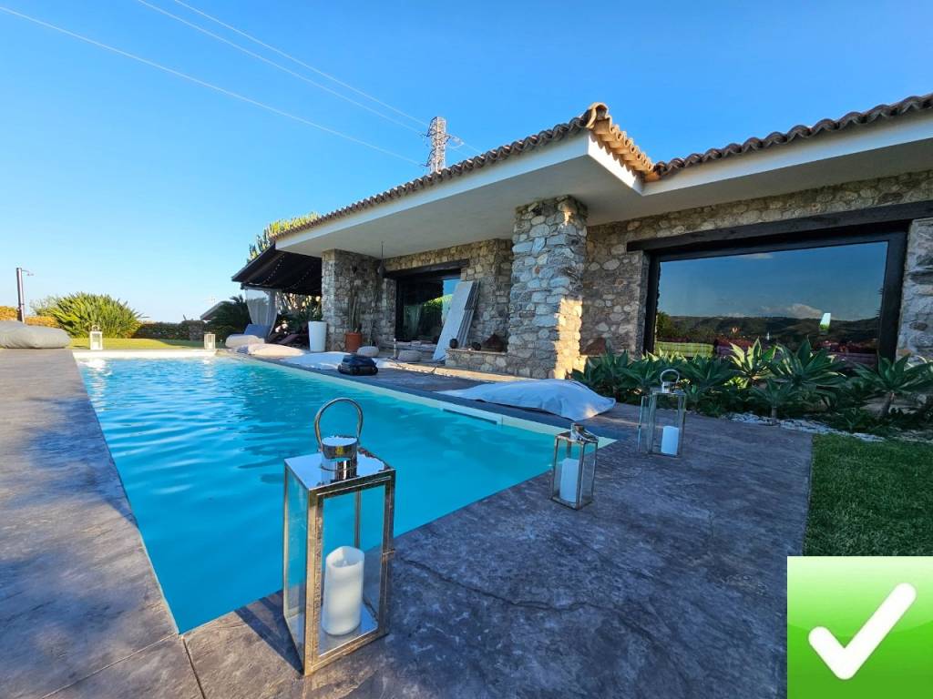 casa indipendente in vendita a Catanzaro in zona Centro Città