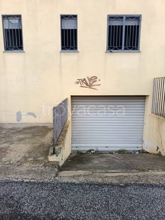 negozio in vendita a Catanzaro in zona Catanzaro Lido