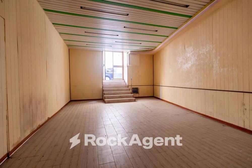 negozio in vendita a Catanzaro in zona Centro Città