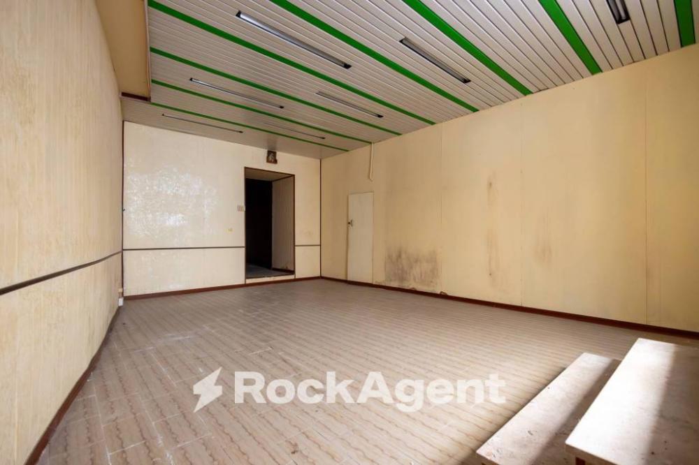 negozio in vendita a Catanzaro in zona Centro Città