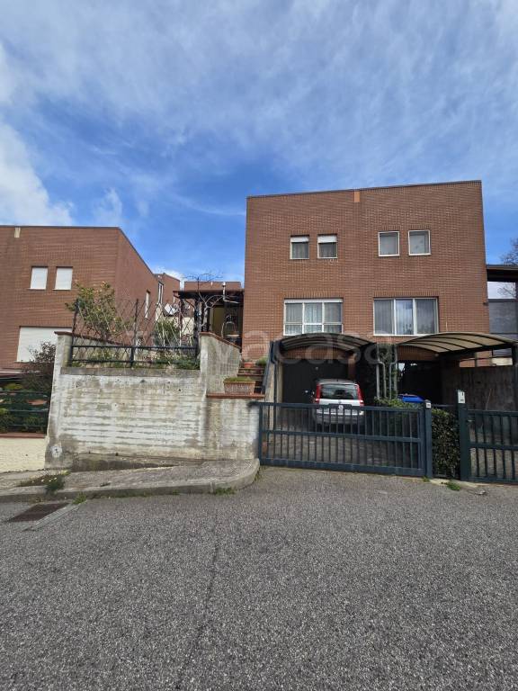 casa indipendente in vendita a Catanzaro in zona Gagliano