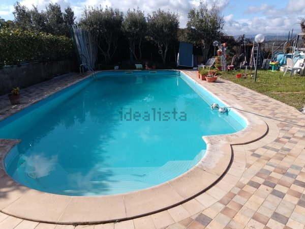 casa indipendente in vendita a Catanzaro in zona Centro Città