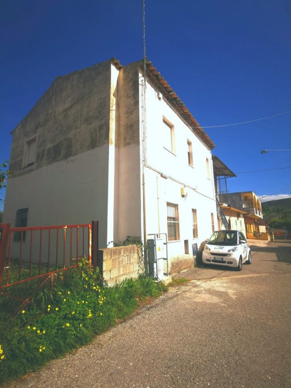casa indipendente in vendita a Catanzaro in zona Centro Città
