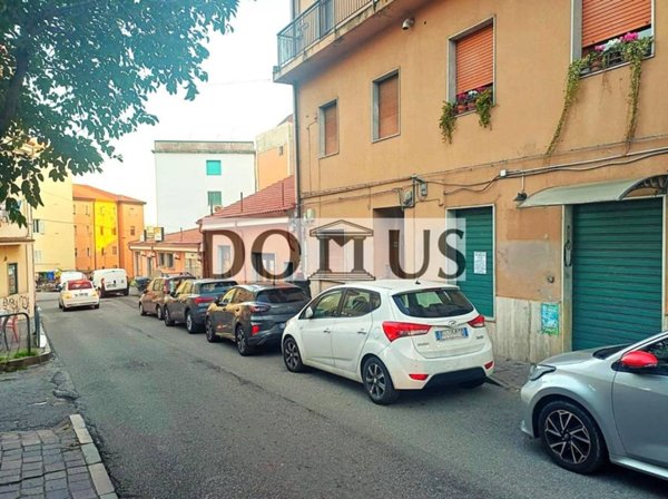 negozio in vendita a Catanzaro in zona Pontepiccolo