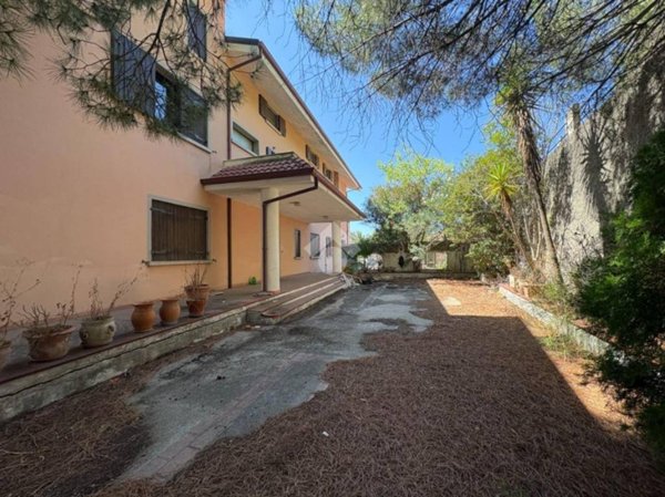 casa indipendente in vendita a Catanzaro in zona Centro Città