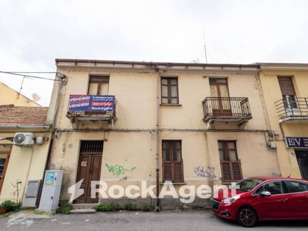 casa indipendente in vendita a Catanzaro in zona Centro Città