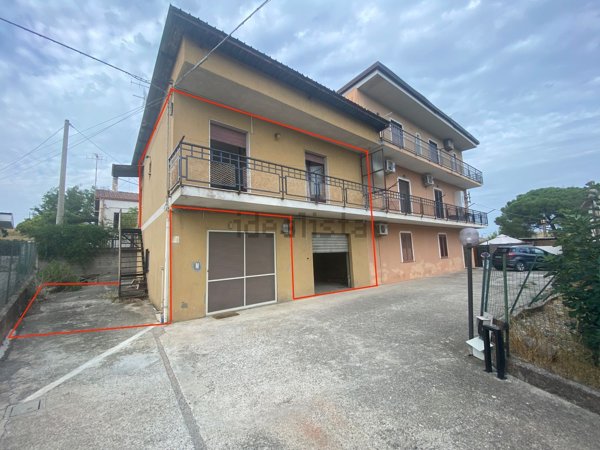 appartamento in vendita a Catanzaro in zona Petricciolo / Alli