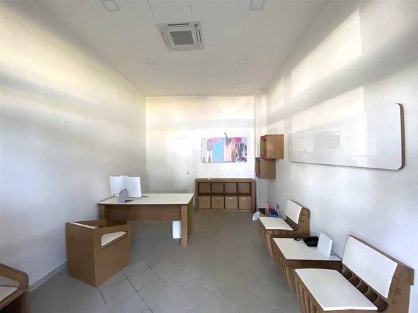 locale commerciale in vendita a Catanzaro in zona Catanzaro Lido