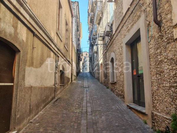 negozio in vendita a Catanzaro in zona Centro Città