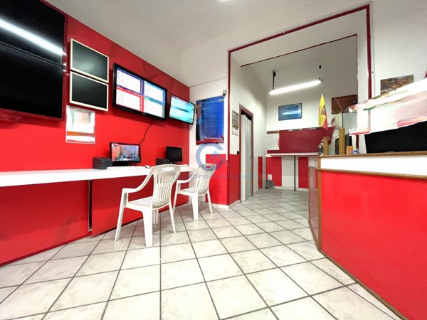 locale commerciale in vendita a Catanzaro in zona Catanzaro Lido