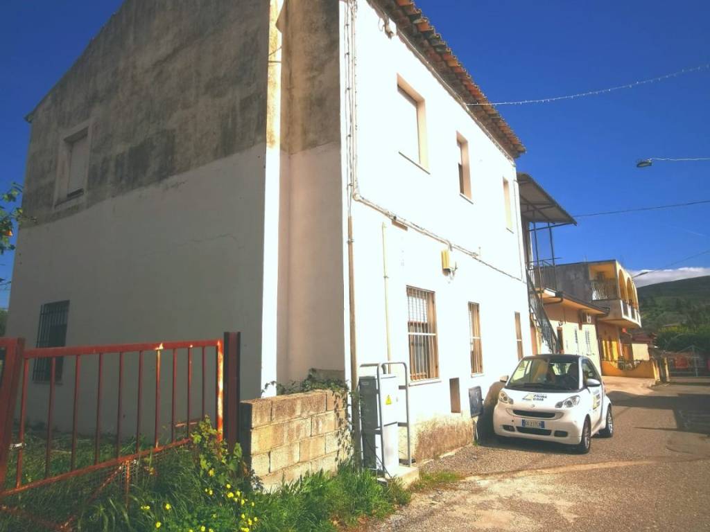 casa indipendente in vendita a Catanzaro in zona Siano