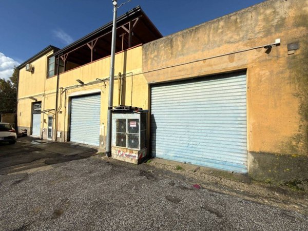 negozio in vendita a Catanzaro in zona Catanzaro Lido