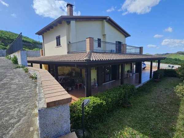 villa in vendita a Catanzaro in zona Santa Maria