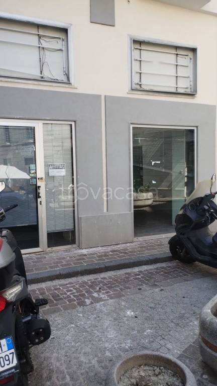 negozio in vendita a Catanzaro in zona Centro Città