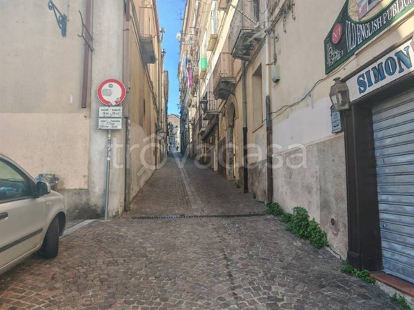 negozio in vendita a Catanzaro in zona Centro Città