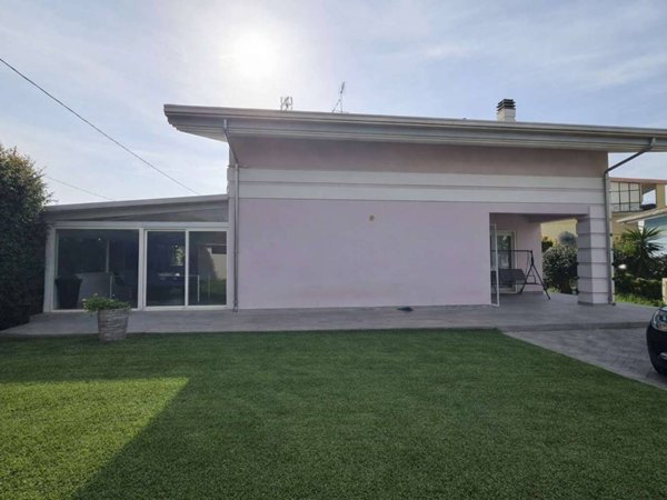 casa indipendente in vendita a Catanzaro