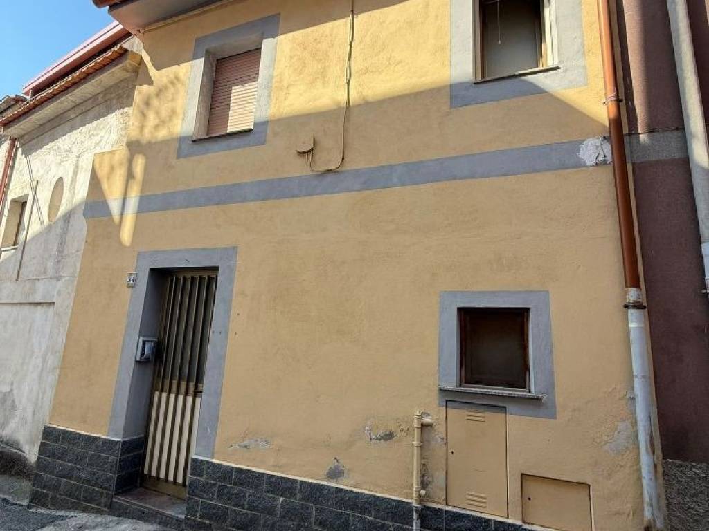 casa indipendente in vendita a Catanzaro in zona Sant'Elia