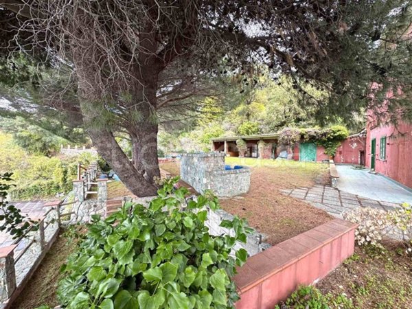 casa indipendente in vendita a Catanzaro in zona Centro Città