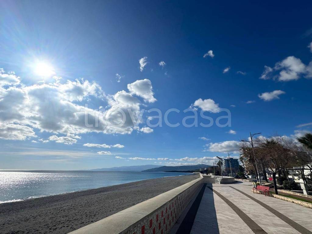 appartamento in vendita a Catanzaro in zona Catanzaro Lido