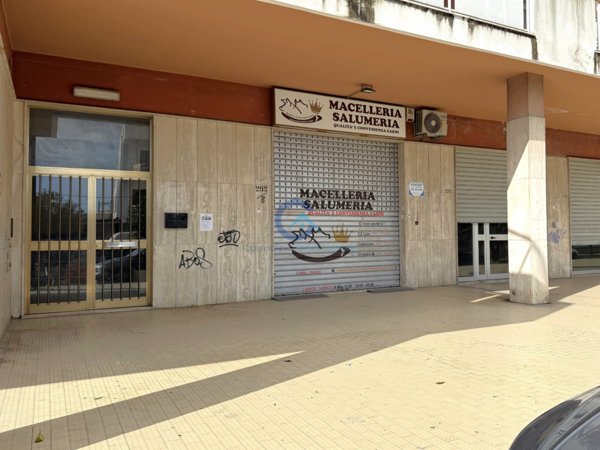 locale commerciale in vendita a Catanzaro in zona Catanzaro Lido