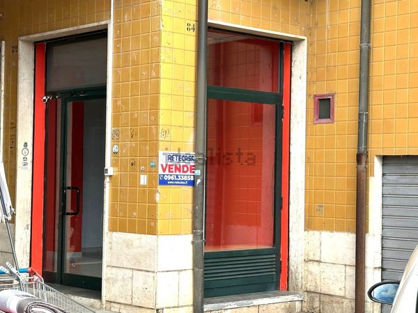 locale commerciale in vendita a Catanzaro in zona Catanzaro Lido