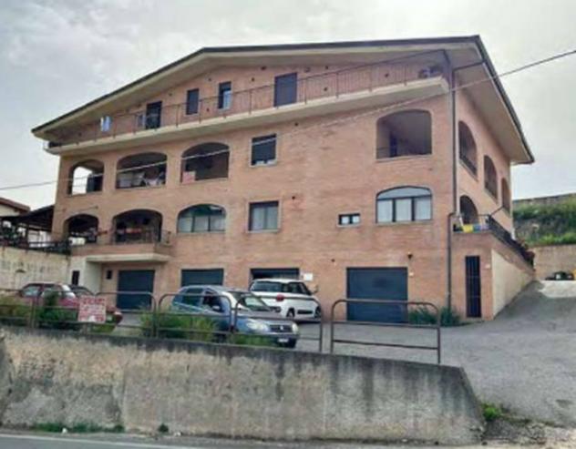 locale di sgombero in vendita a Catanzaro in zona Gagliano