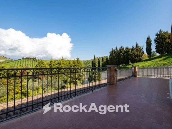 casa indipendente in vendita a Catanzaro in zona Santa Maria