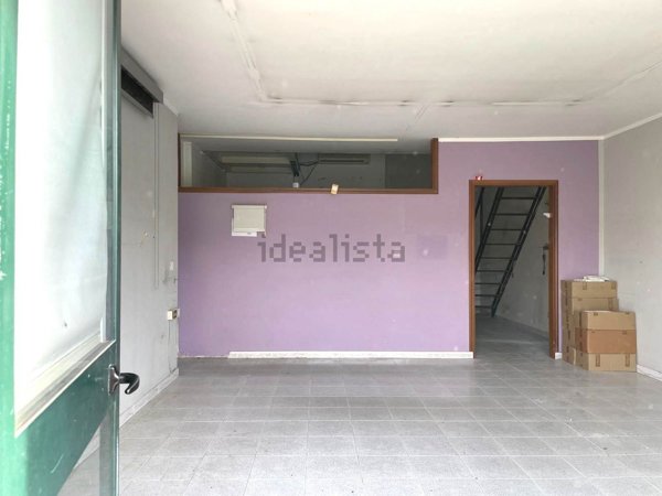 locale commerciale in vendita a Catanzaro in zona Catanzaro Lido