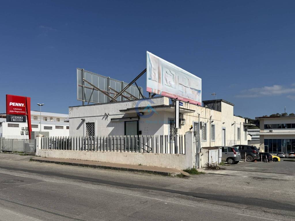 intera palazzina in vendita a Catanzaro in zona Catanzaro Lido