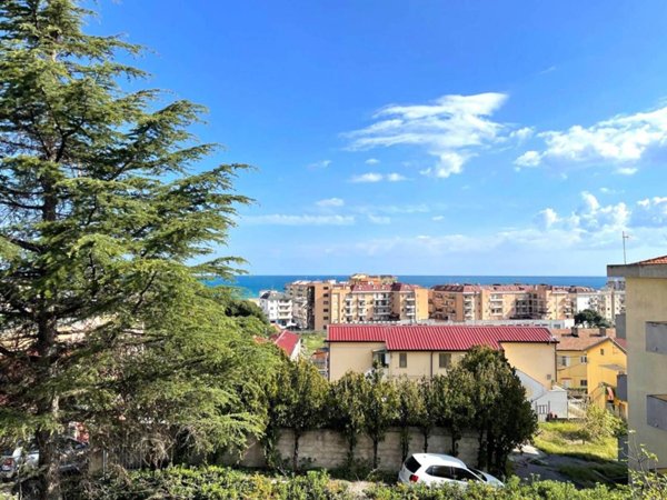 appartamento in vendita a Catanzaro in zona Catanzaro Lido