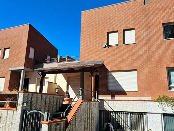 casa indipendente in vendita a Catanzaro in zona Mater Domini