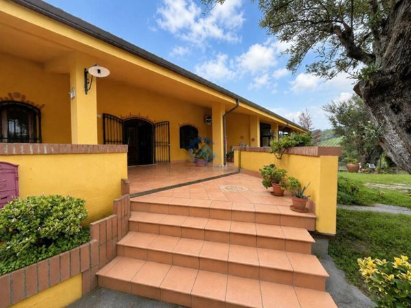 casa indipendente in vendita a Catanzaro