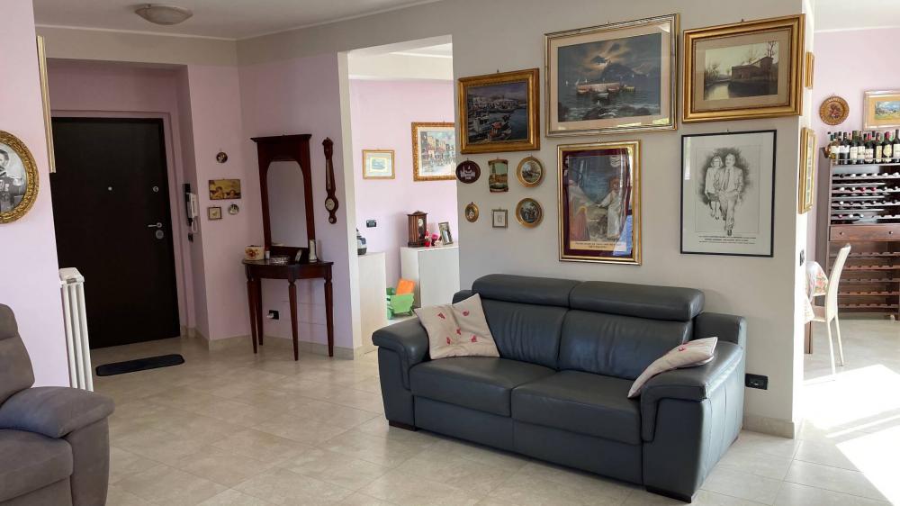 casa indipendente in vendita a Catanzaro in zona Centro Città