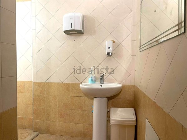 locale commerciale in vendita a Catanzaro in zona Catanzaro Lido