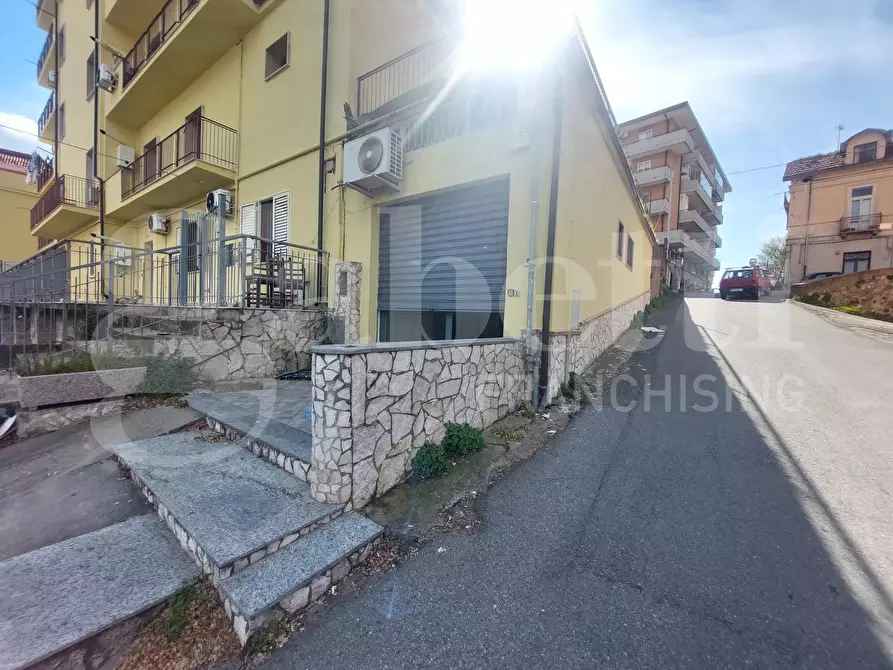 negozio in vendita a Catanzaro in zona Pontegrande