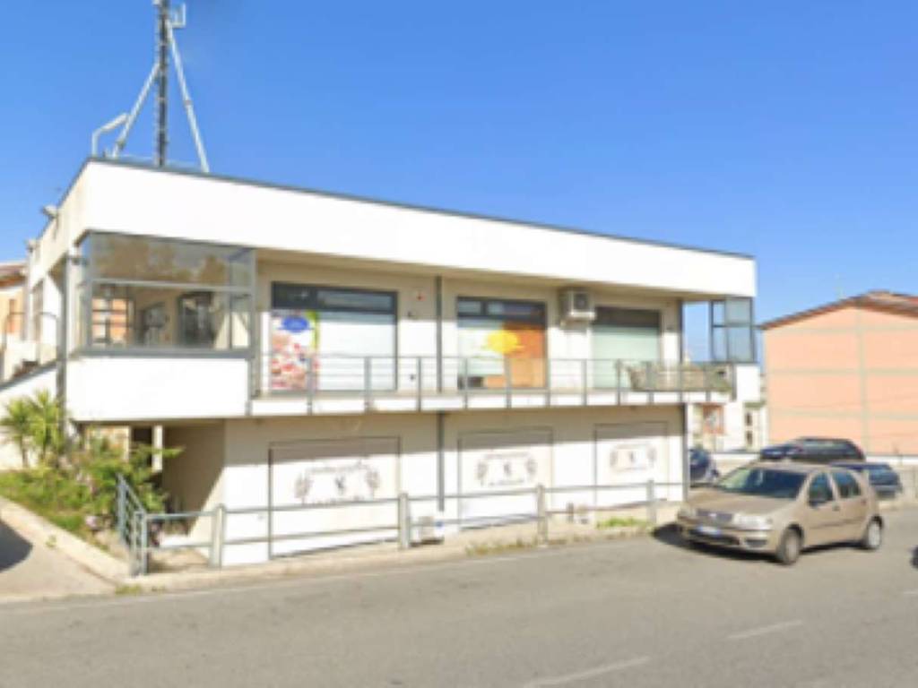 negozio in vendita a Catanzaro in zona Mater Domini