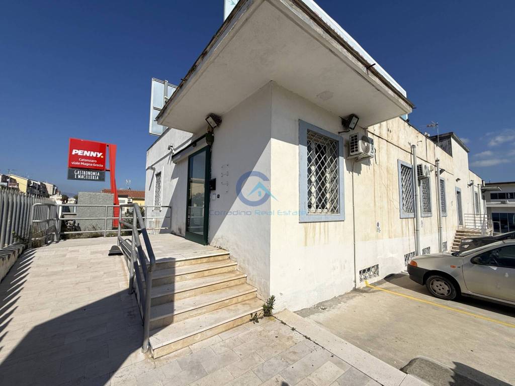 intera palazzina in vendita a Catanzaro in zona Catanzaro Lido