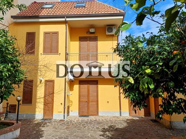 casa indipendente in vendita a Catanzaro in zona Centro Città