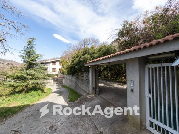 casa indipendente in vendita a Catanzaro in zona Sant'Elia