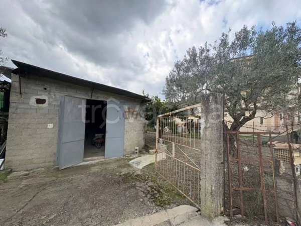 negozio in vendita a Catanzaro in zona Santa Maria